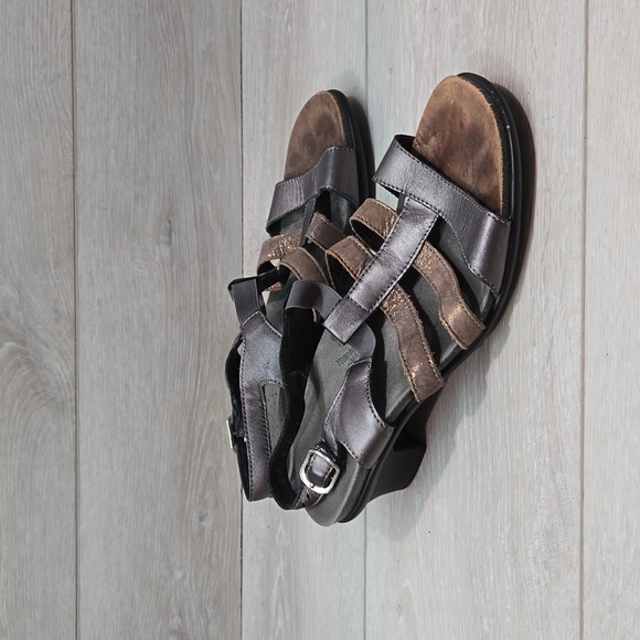 SAS Women Comfort Tripad Strappy Leather Heels Sandals shoes sz 8.5M - Picture 1 of 13
